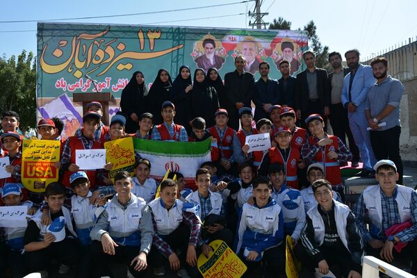تجلی اقتدار مردم بهارستان در راهپیمایی ۱۳ آبان