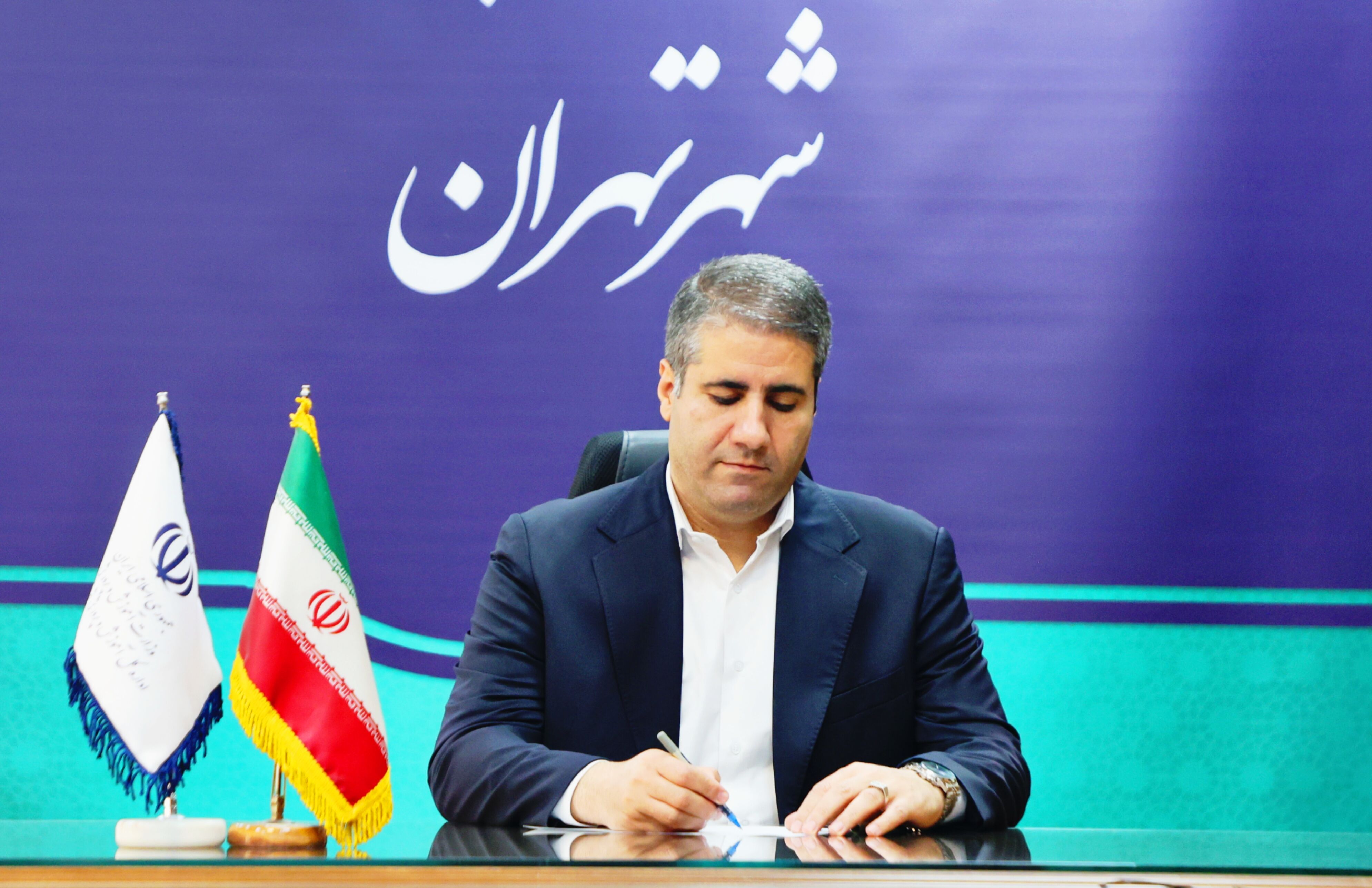 خبرنگاران، طلایه‌داران جبهه دانایی و روشنگری هستند