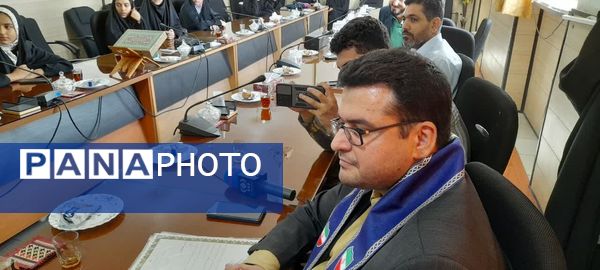 نشست خبرنگاران پانا با مدیر آموزش و پرورش ناحیه 3 قم