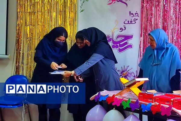 جشن دهه کرامت در دبیرستان دوره‌ اول کوثر رودهن 