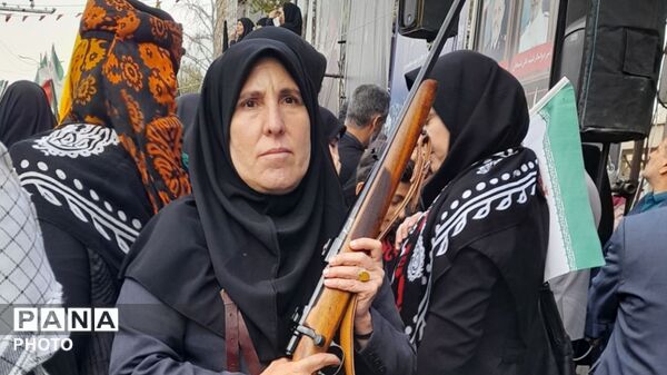 اجتماع بانوان خرم‌آبادی برای تکریم خانواده‌های شهدا و ایثارگران