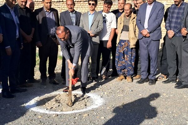 آیین کلنگ‌زنی مدرسه فرهنگ در چم‌خلیفه سامان