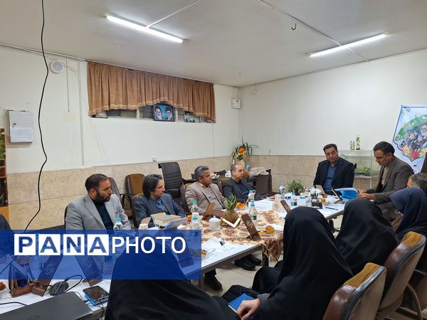 بازدید مدیرکل آموزش و پرورش استان اصفهان از مدرسه حضرت زینب (س) ناحیه ۴ (در طرح نماد)