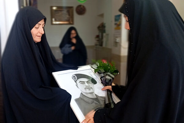  از قاب یک هنرمند تا دل یک مادر شهید