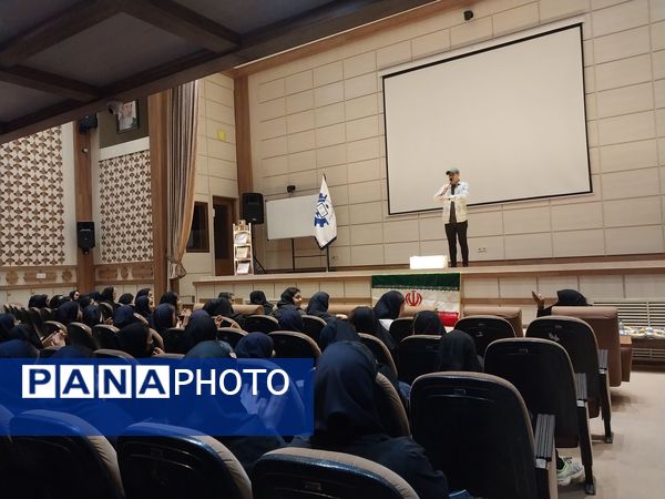 جشن روز دختر در هنرستان امام حسن مجتبی(ع) با حضور مسئولان ناحیه ۶