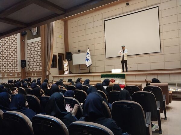 جشن روز دختر در هنرستان امام حسن مجتبی(ع) با حضور مسئولان ناحیه ۶