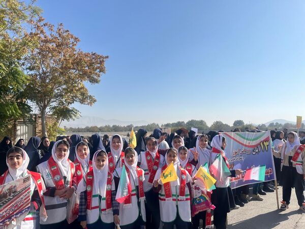 صبحگاه شاد مدارس دخترانه استان اصفهان در قالب طرح «نوجوان شاد ایرانی (نشا)»