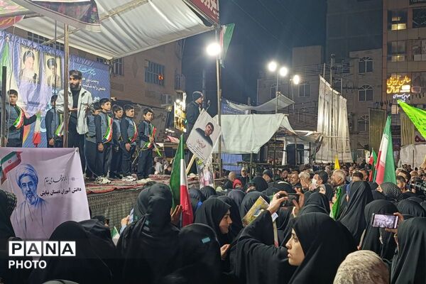نیمکتی برای رفاقت با شهدا
