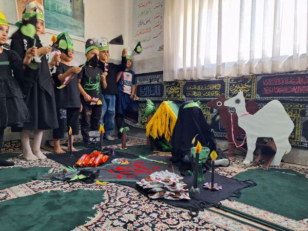 نوآموزان قرآنی دارالقرآن امام علی(ع) در سوگ شهادت حضرت رقیه 