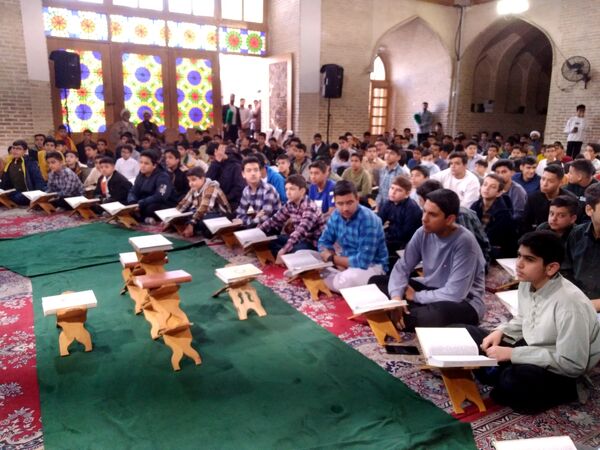 بزرگترین محفل دانش‌آموزی انس با قرآن در شهر یزد 