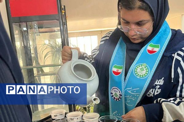 برپایی نمایشگاه هنرهای دست‌ساز در مدرسه فرهنگ قرچک