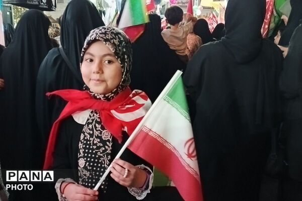 باز هم حضور پرشور و باشکوه مردم شهرستان قدس امشب درمیدان امام خامنه‌ای 