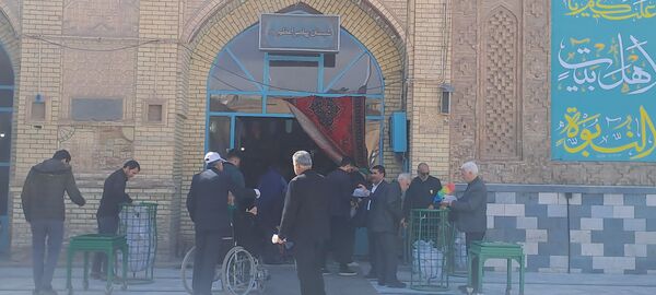 نماز عبادی سیاسی جمعه به همراه سخنرانی پیش از خطبه های معاون پرورشی در نیشابور 