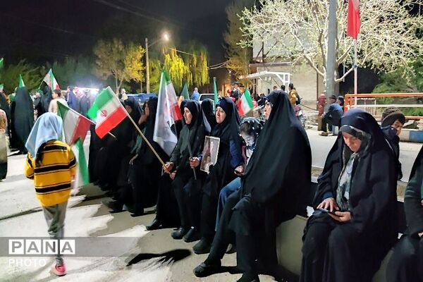 سنگر ما خیابان است 