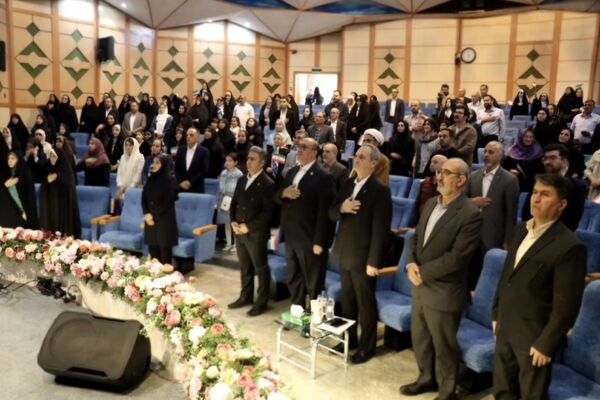 تجلیل از معلمان نمونه منطقه ۳؛ قدردانی از تلاش‌های اثرگذار در تعلیم و تربیت