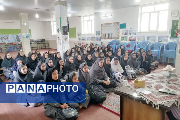 همه چیز مهیای ورود دانش آموزان در مدارس آباده