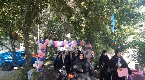اردوی مادر دختری حورا دانش‌آموزان ناحیه یک مشهد