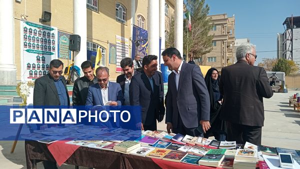  گرامیداشت هفته کتاب و کتابخوانی در شهر تربت حیدریه 