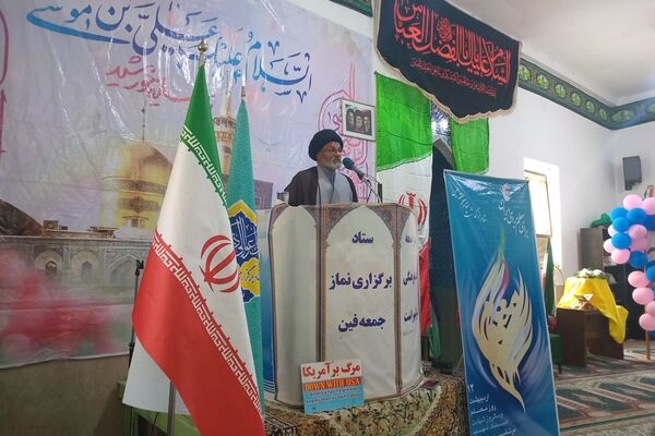 معلمان محور تربیت نسل‌ها هستند