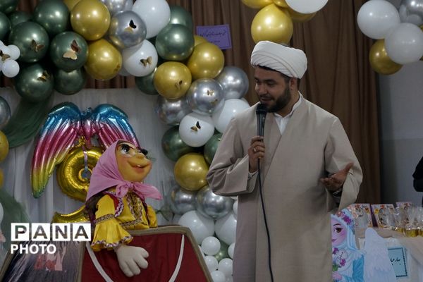 لبخند بندگی در دل‌های کوچک