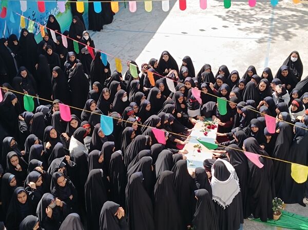 افتتاح وتشکیل سنگر رفافت در دبیرستان دخترانه امام حسین (ع) واحد۳