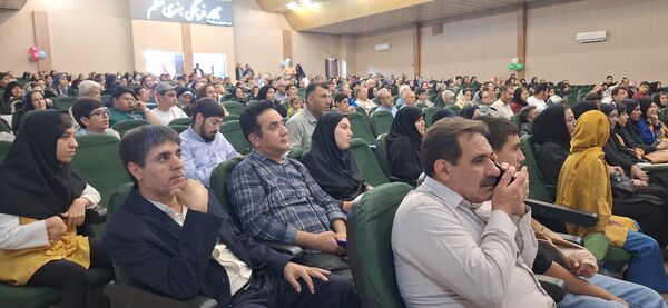 تجلیل از رتبه‌های برتر علمی فرزندان 
