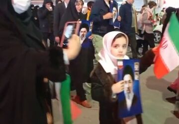 اجتماع بزرگ دانش‌آموزان و فرهنگیان آذربایجان غربی در بیعت با رهبر انقلاب 