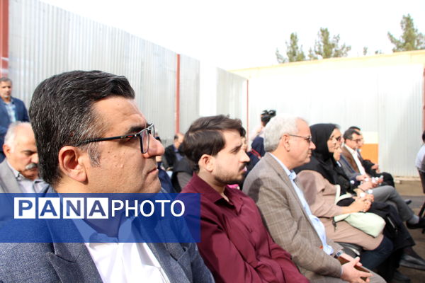 اهدا دستگاه شتابگر الکترونی به دانشگاه یزد