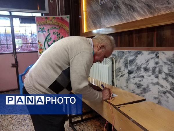 برگزاری چهاردهمین دوره انتخابات ریاست جمهوری کشور در دبیرستان ناصر مشهد