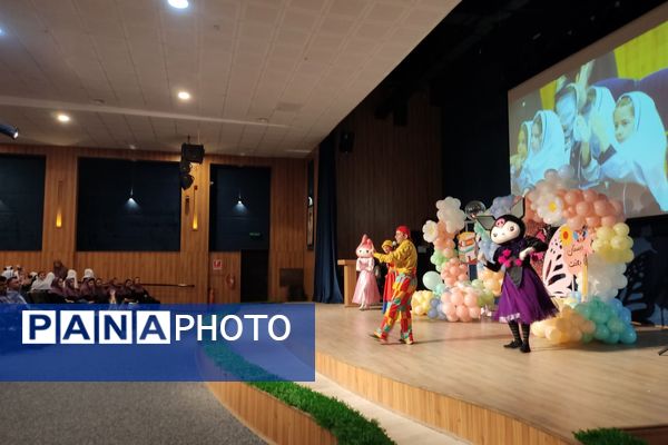 جشن شکوفه‌های دبستان بعثت ناحیه ۳ شیراز 