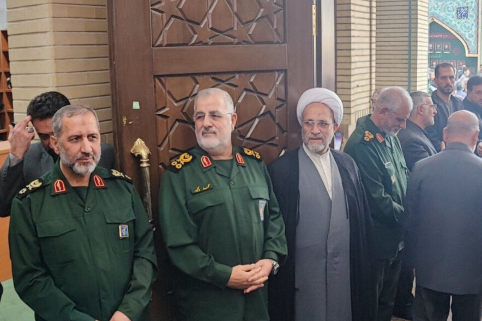 ما اهل میدانیم، ما ادامه می‌دهیم