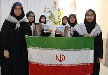 نواختن زنگ مهر و مقاومت در دبیرستان علوم و معارف صدرای شیراز