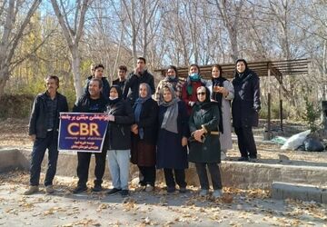 دست‌هایی برای پاکی زمین