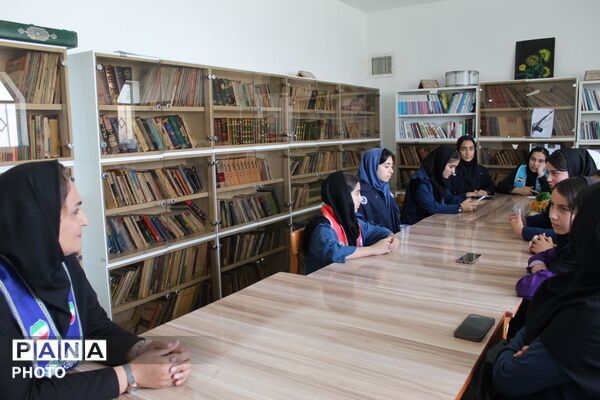 کارگاه آموزشی مدرسان پیشتاز و گردهمایی خبرنگاران پانا شهرستان فاروج با مسئولان سازمان دانش‌آموزی خراسان شمالی 