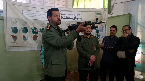 گذری بر روز اول و روز دوم نمایشگاه دهه فجر دبیرستان شاهد ابوذر غفاری