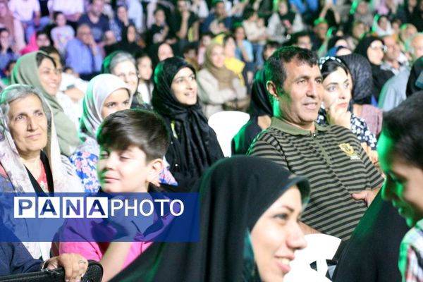 شبی متفاوت در کوهسنگی از سرودهای محمدی تا رصد ماه‌گرفتگی