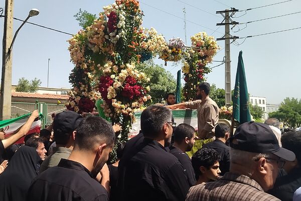 تشییع پیکر شهدای مدافع وطن در شهرک وحدت شهرستان فردیس