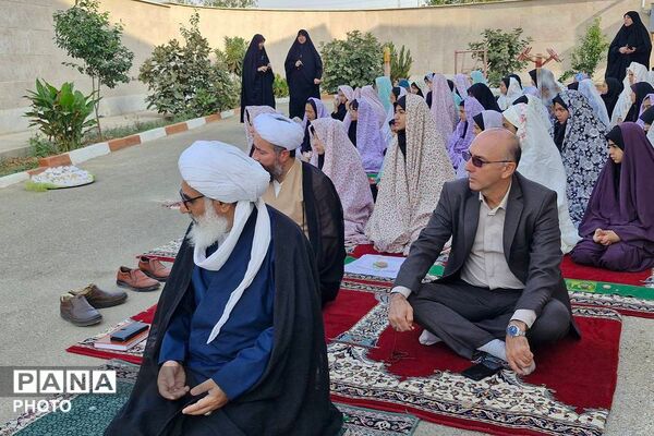 برپایی نماز استغاثه و باران در مدرسه منتصرین شاهد