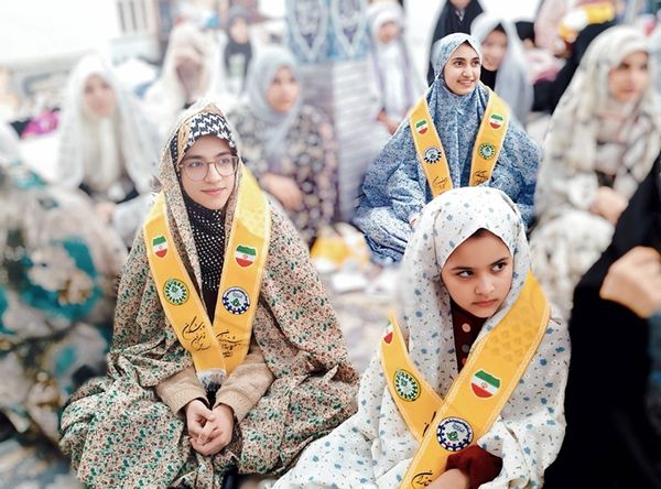 حضور پرشور دانش‌آموزان لرستانی در مراسم اعتکاف 