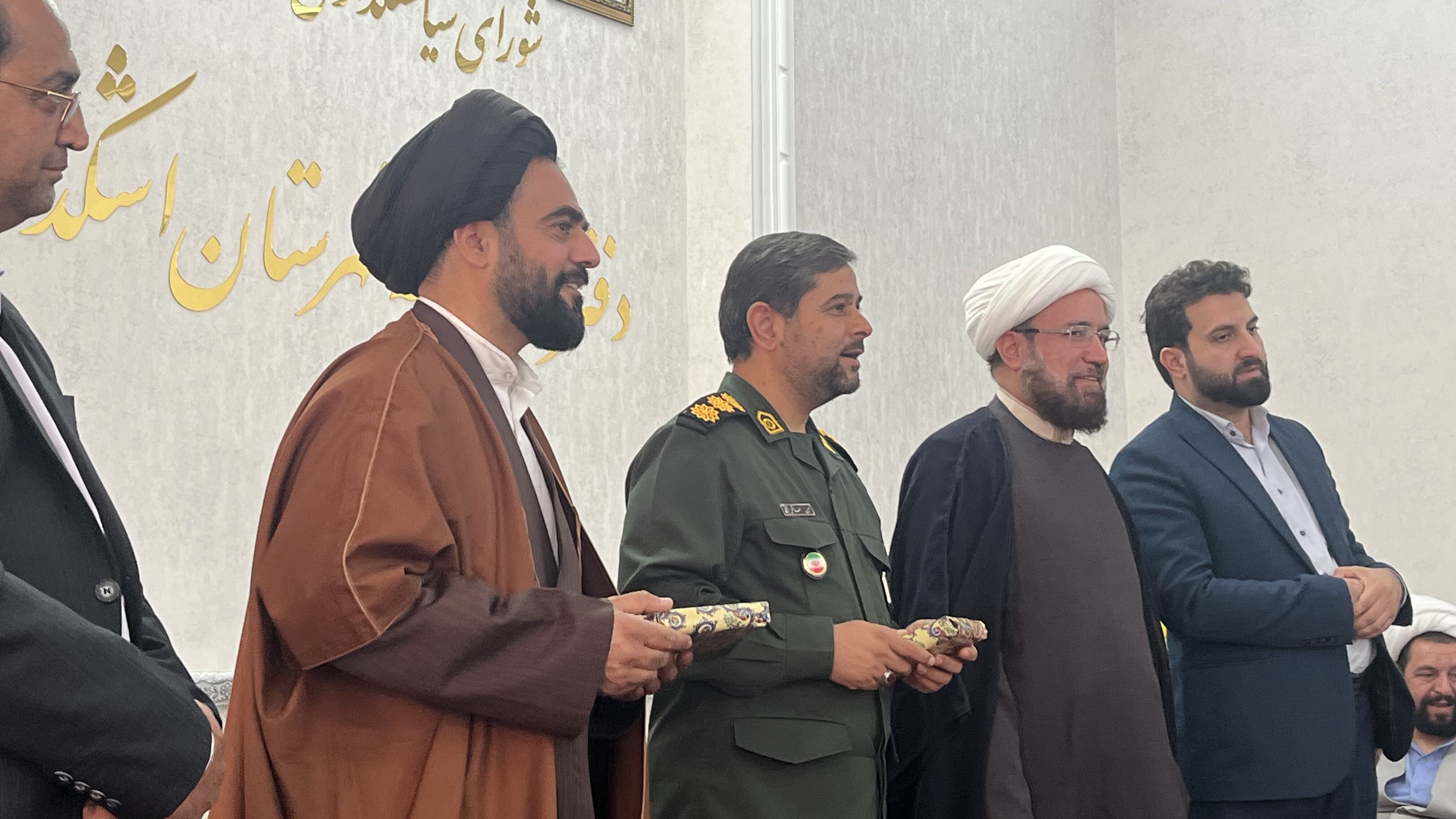 تجلیل از مربیان طرح امین و نخبه‌های علمی‌ و فرهنگی در اشکذر