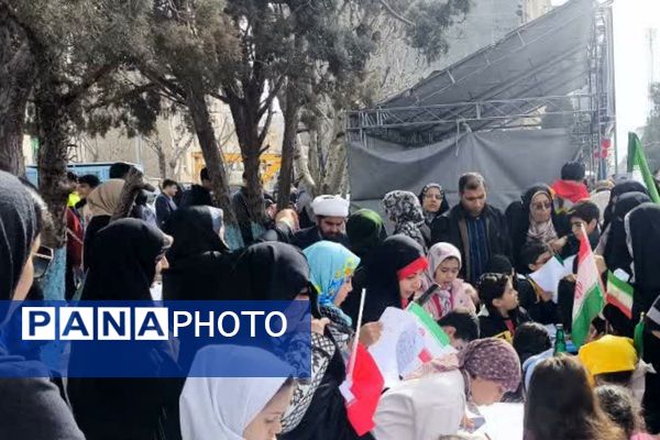 بازدید امام جمعه شهرستان رباط‌کریم و رئیس‌اداره‌ امورخیریه از موکب رباط کریم