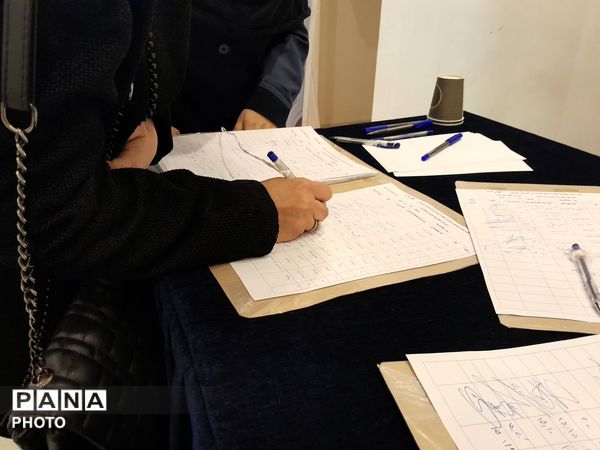 جلسه اولیا مربیان پایه هشتم دبیرستان مصلی نژاد حضرت زهرا 