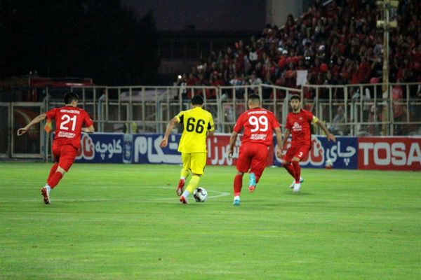 بازی بدون گل تراکتور و فجر سپاسی