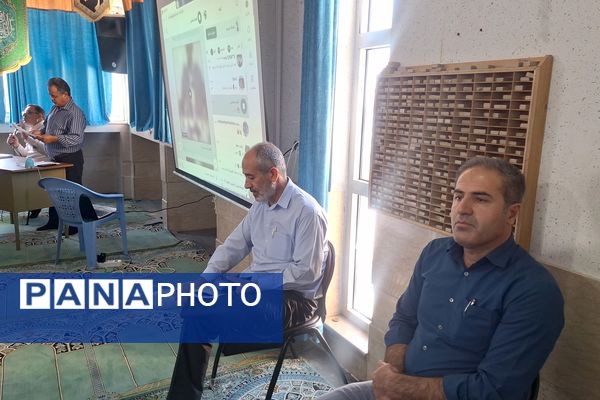 جلسه انجمن اولیا و مربیان در دبیرستان رازی