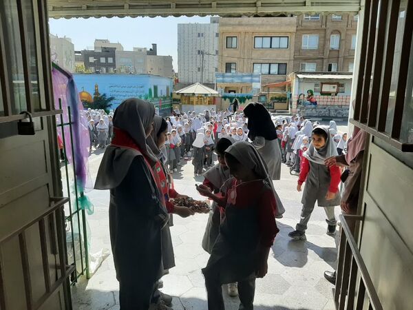 جشن شادمانه روز کودک در دبستان نیایش