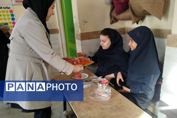 برگزاری مراسم جشن یلدا در مدرسه مهرآیین و مدرسه مریم بهارستان۲