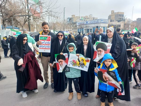 نسل فردا در مسیر انقلاب