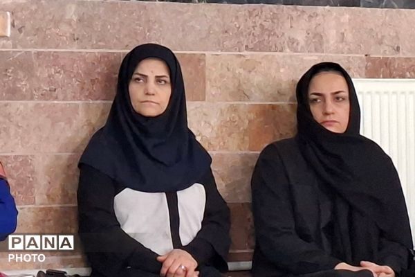 همایش آموزش خانواده با عنوان دانش‌آموزان و فضای مجازی در ناحیه دو شهرری