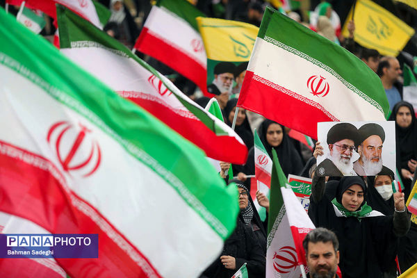 سخنرانی رئیس جمهور در جمع راهپیمایان ۲۲ بهمن