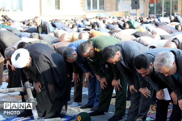 نماز عید سعید فطر در باغ ملی شهرستان سملقان